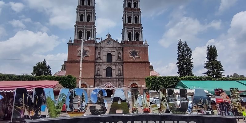 Nuevo Parangaricutiro, Michoacán — Skyline