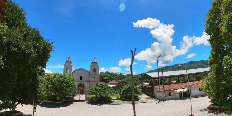 San Miguel Tlacamama, Oaxaca — Centro