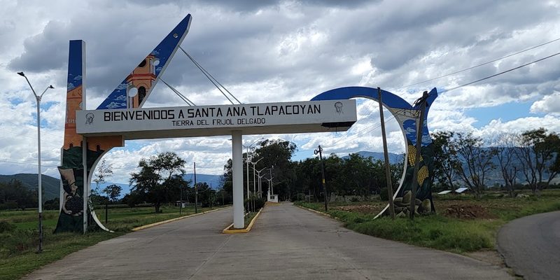 Santa Ana Tlapacoyan, Oaxaca — Centro